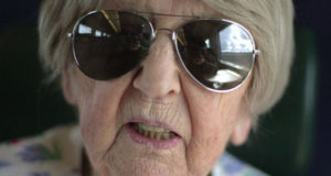 Dagny Carlsson, 104, är en riktig kämpe!