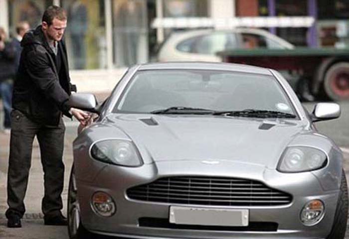 Wayne-Rooney-–-Aston-Martin-Vanquish-S