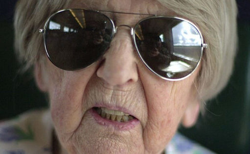 Dagny Carlsson, 104, är en riktig kämpe!